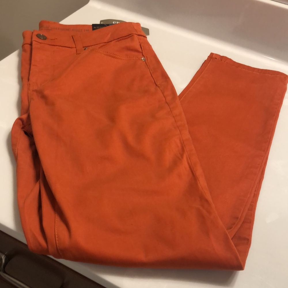 Chico’s NWT So Slimming Girlfriend ankle jeans